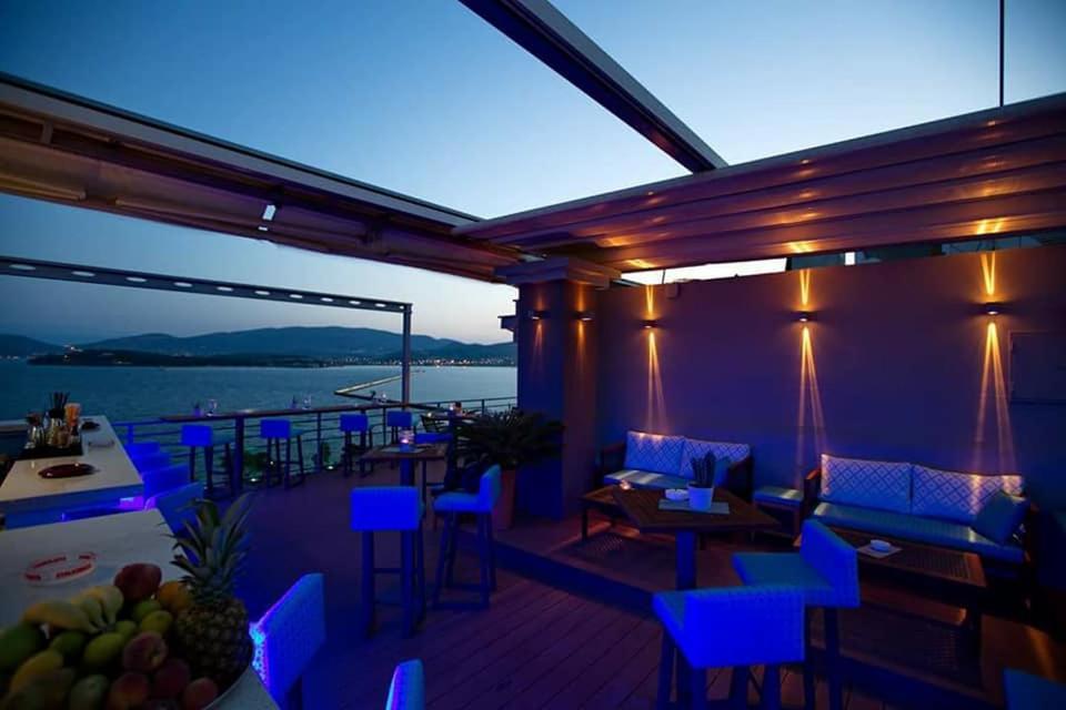 Park Hotel Volos Exteriör bild