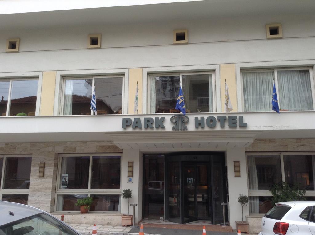 Park Hotel Volos Exteriör bild