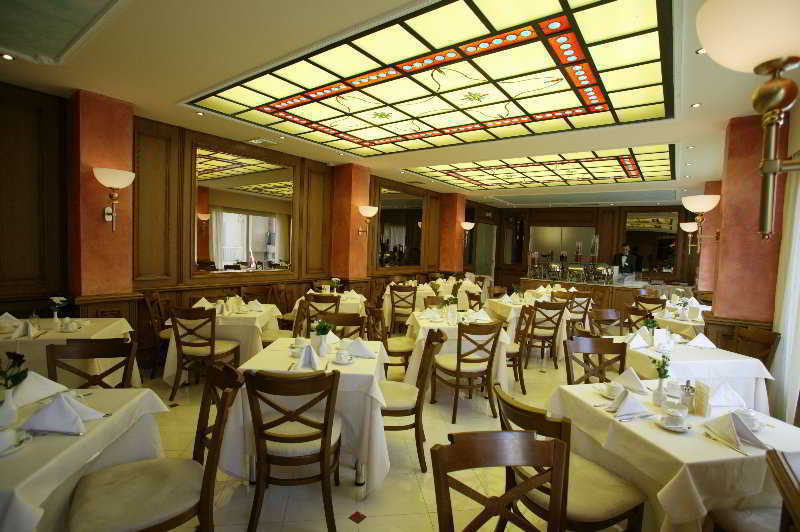 Park Hotel Volos Exteriör bild
